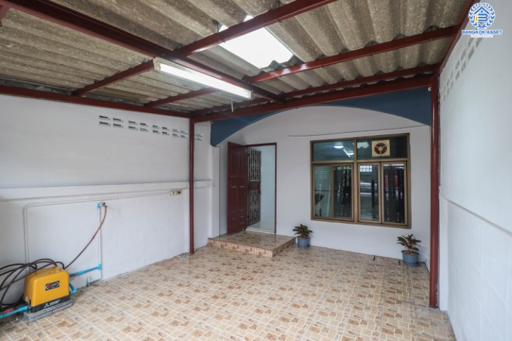 *****ทาวน์เฮ้าส์มือสองย่านนนทบุรี ม.นันทิชา2 บางกรวย-ไทรน้อย บนเนื้อที่ 17 ตร.ว. ฟังก์ชัน 2 ห้องนอน 2 ห้องน้ำ 1 ที่จอดรถ บ้านพร้อมอยู่ในราคาพิเศษ ติดถ.บางกรวย-กรุงเทพ เชื่อมต่อถ.บ้านกล้วย-ไทรน้อย, ถ.กาญจนาภิเษก ใกล้รถไฟฟ้าสายสีม่วง "สถานีคลองบางไผ่"